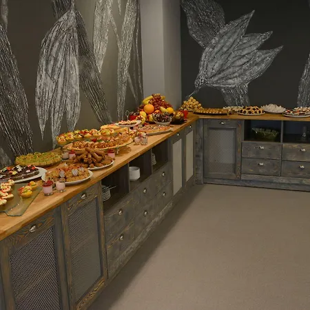 Gladiola Star Hotell 4*